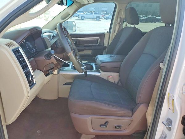2016 RAM 1500 SLT CREW CAB 4X2