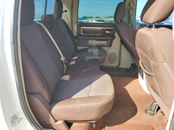 2016 RAM 1500 SLT CREW CAB 4X2