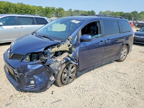 2018 TOYOTA SIENNA