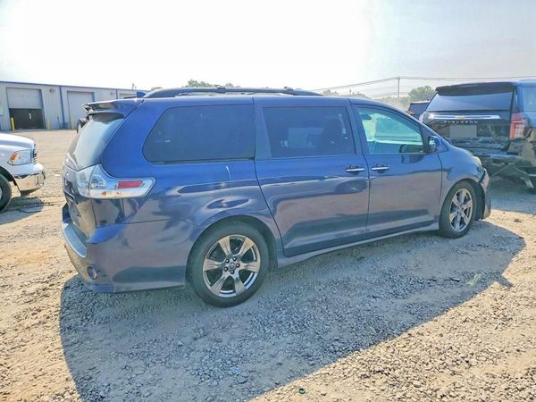 2018 TOYOTA SIENNA SE/SE Premium