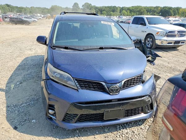 2018 TOYOTA SIENNA SE/SE Premium