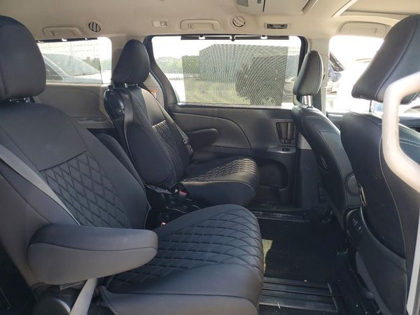 2018 TOYOTA SIENNA SE/SE Premium