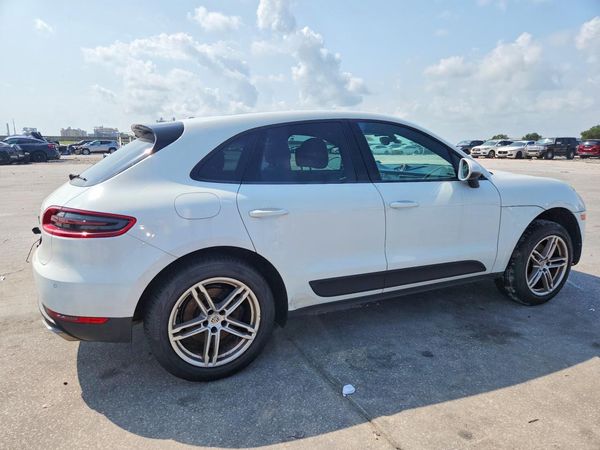 2018 PORSCHE MACAN