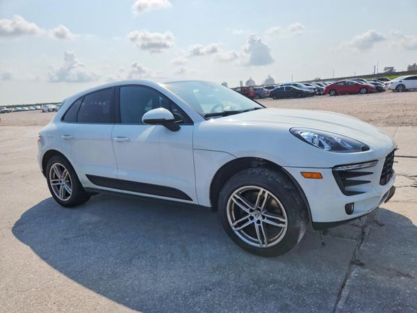 2018 PORSCHE MACAN