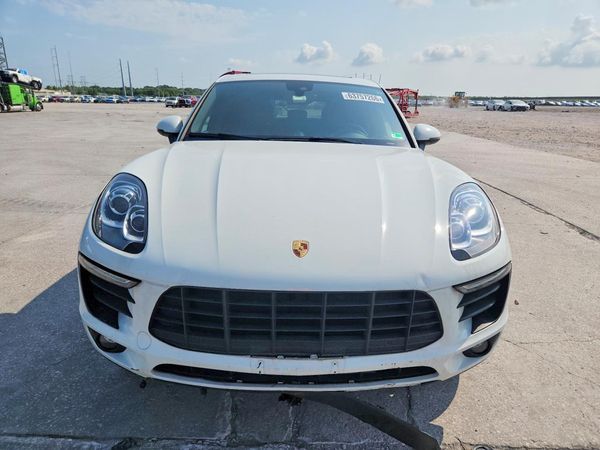2018 PORSCHE MACAN
