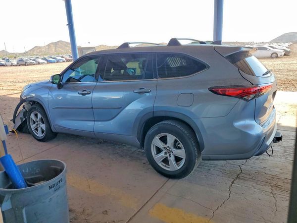 2020 TOYOTA HIGHLANDER LE