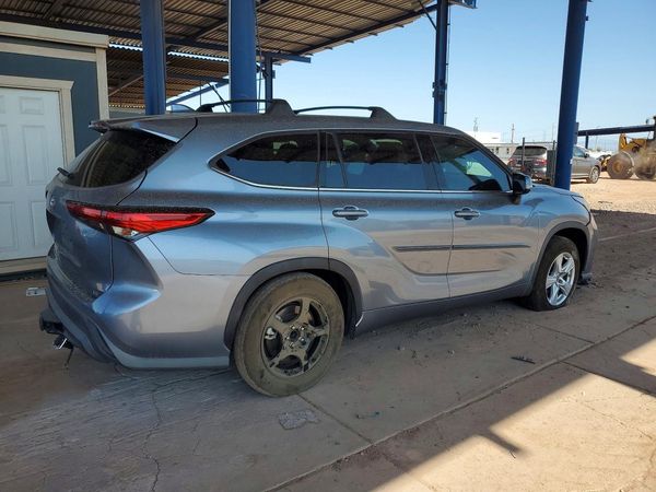 2020 TOYOTA HIGHLANDER LE