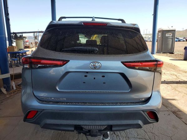 2020 TOYOTA HIGHLANDER LE