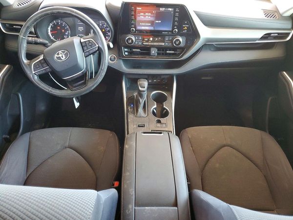 2020 TOYOTA HIGHLANDER LE