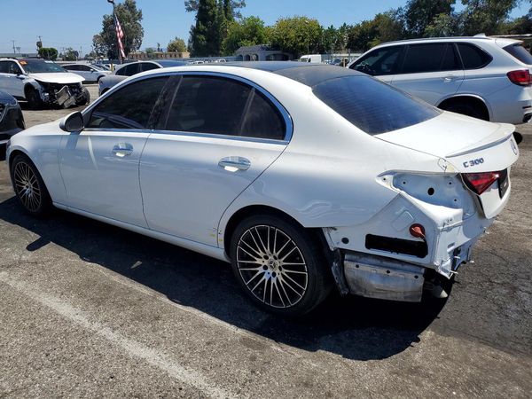 2025 MERCEDES-BENZ C300
