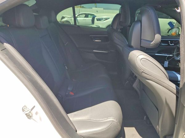 2025 MERCEDES-BENZ C300