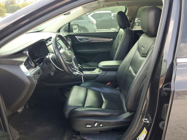 2017 CADILLAC XT5
