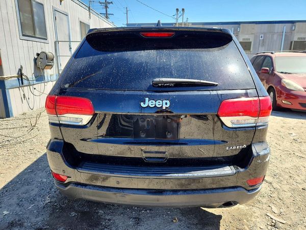 2017 JEEP GRAND CHEROKEE LAREDO 4X2