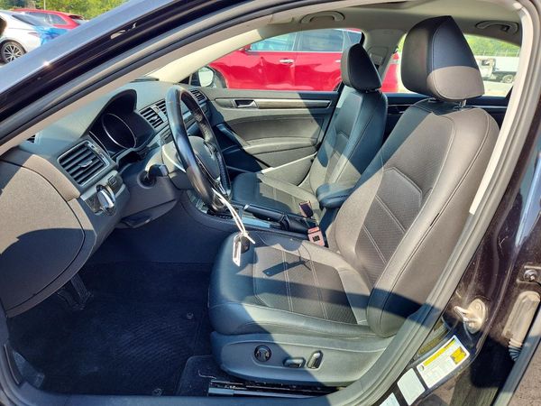 2018 VOLKSWAGEN PASSAT SE, SE w/ Technology