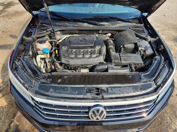 2018 VOLKSWAGEN PASSAT SE, SE w/ Technology