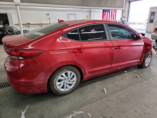 2018 HYUNDAI ELANTRA SE