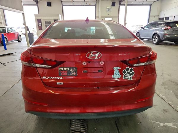 2018 HYUNDAI ELANTRA SE