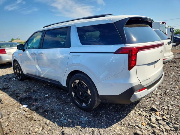 2025 KIA CARNIVAL