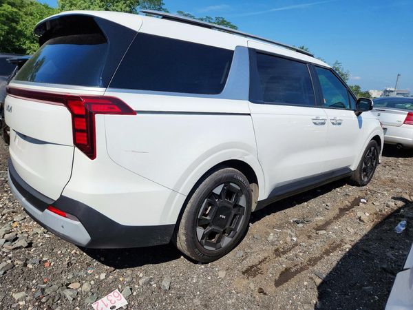 2025 KIA CARNIVAL
