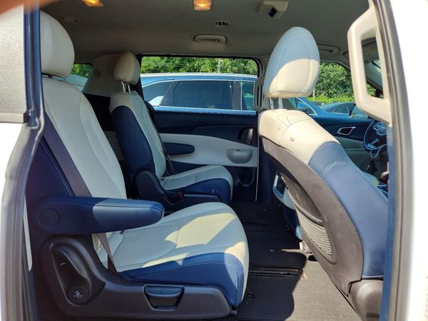 2025 KIA CARNIVAL