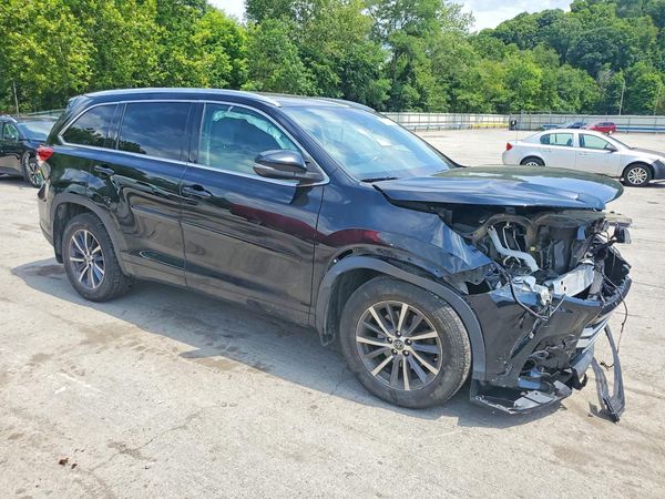 2017 TOYOTA HIGHLANDER