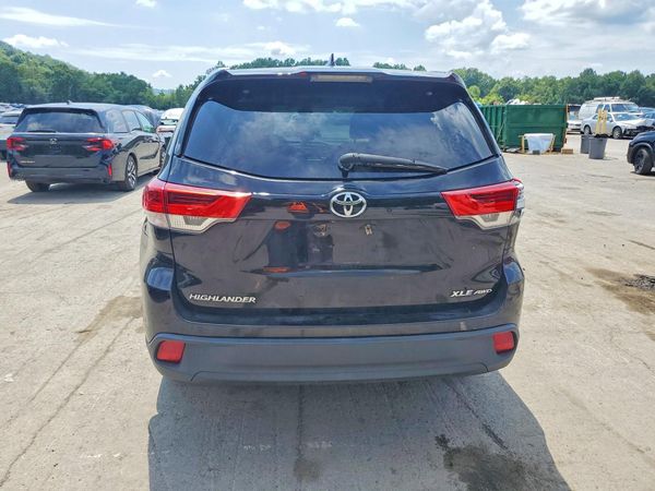 2017 TOYOTA HIGHLANDER