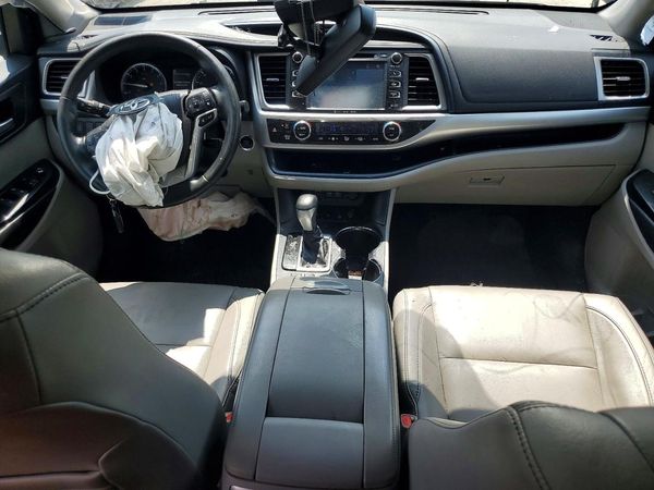 2017 TOYOTA HIGHLANDER
