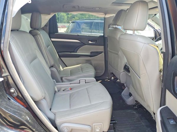 2017 TOYOTA HIGHLANDER