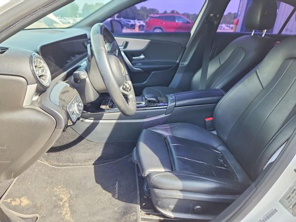 2019 MERCEDES-BENZ A-CLASS — DENT