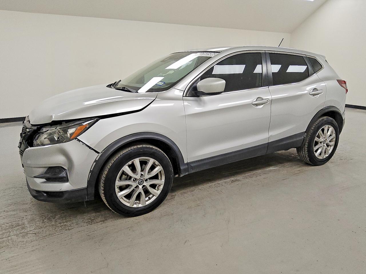 2021 NISSAN ROGUE SPORT SV — Front 3/4