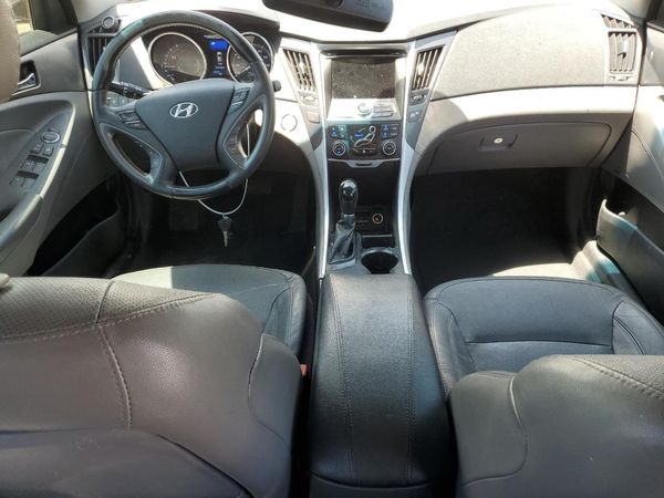 2012 HYUNDAI SONATA Middle level