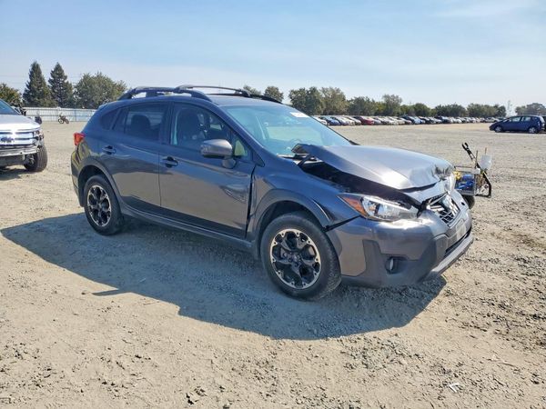 2021 SUBARU CROSSTREK Premium+ES — Passenger 3/4