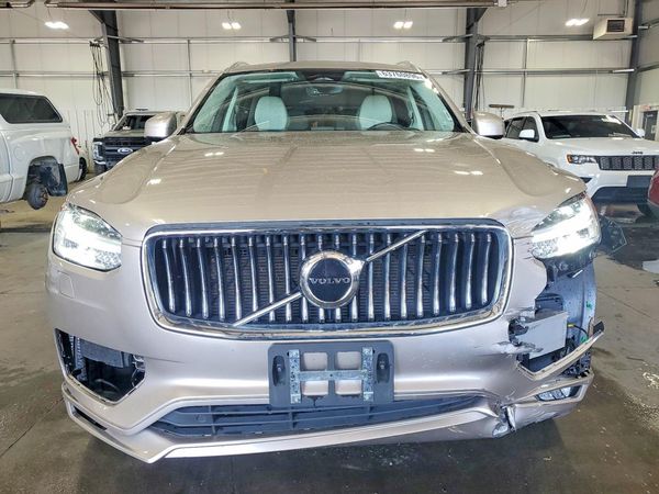 2023 VOLVO XC90