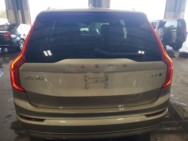 2023 VOLVO XC90