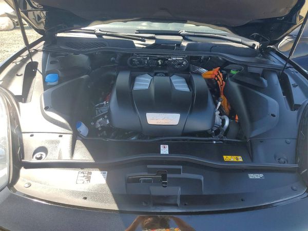 2016 PORSCHE CAYENNE E-Hybrid