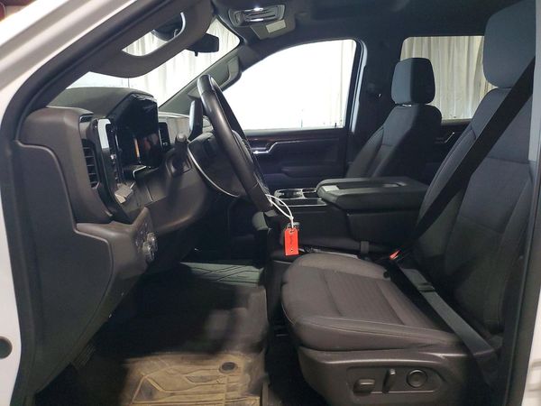 2024 CHEVROLET SILVERADO LT-L — DENT