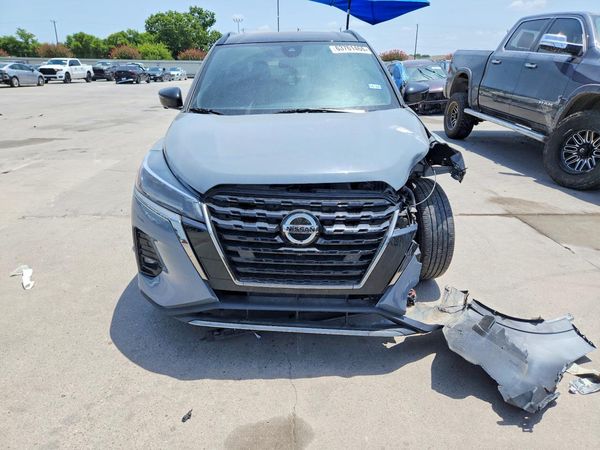 2022 NISSAN KICKS SR