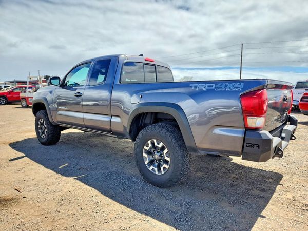 2017 TOYOTA TACOMA