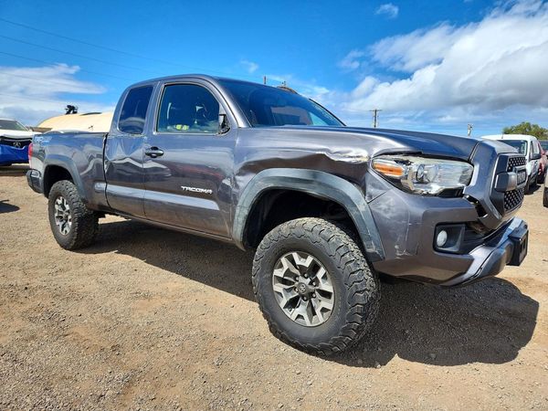 2017 TOYOTA TACOMA