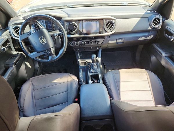 2017 TOYOTA TACOMA