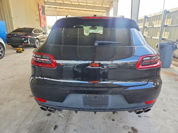 2017 PORSCHE MACAN
