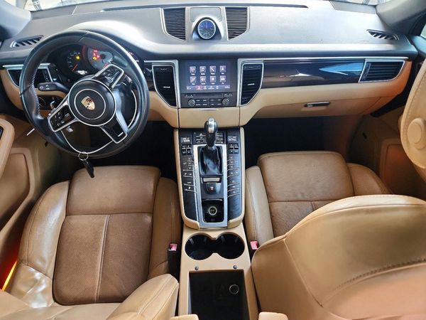 2017 PORSCHE MACAN