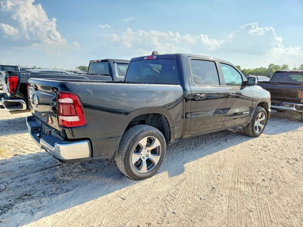 2024 RAM 1500 LARAMIE CREW CAB 4X2