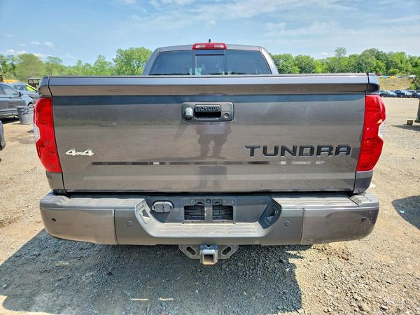 2021 TOYOTA TUNDRA Limited grade