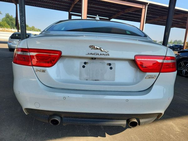 2018 JAGUAR XE Portfolio