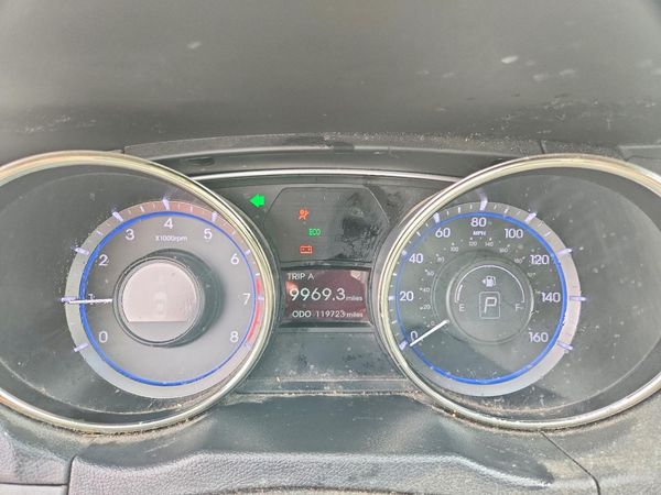 2012 HYUNDAI SONATA Middle-low level