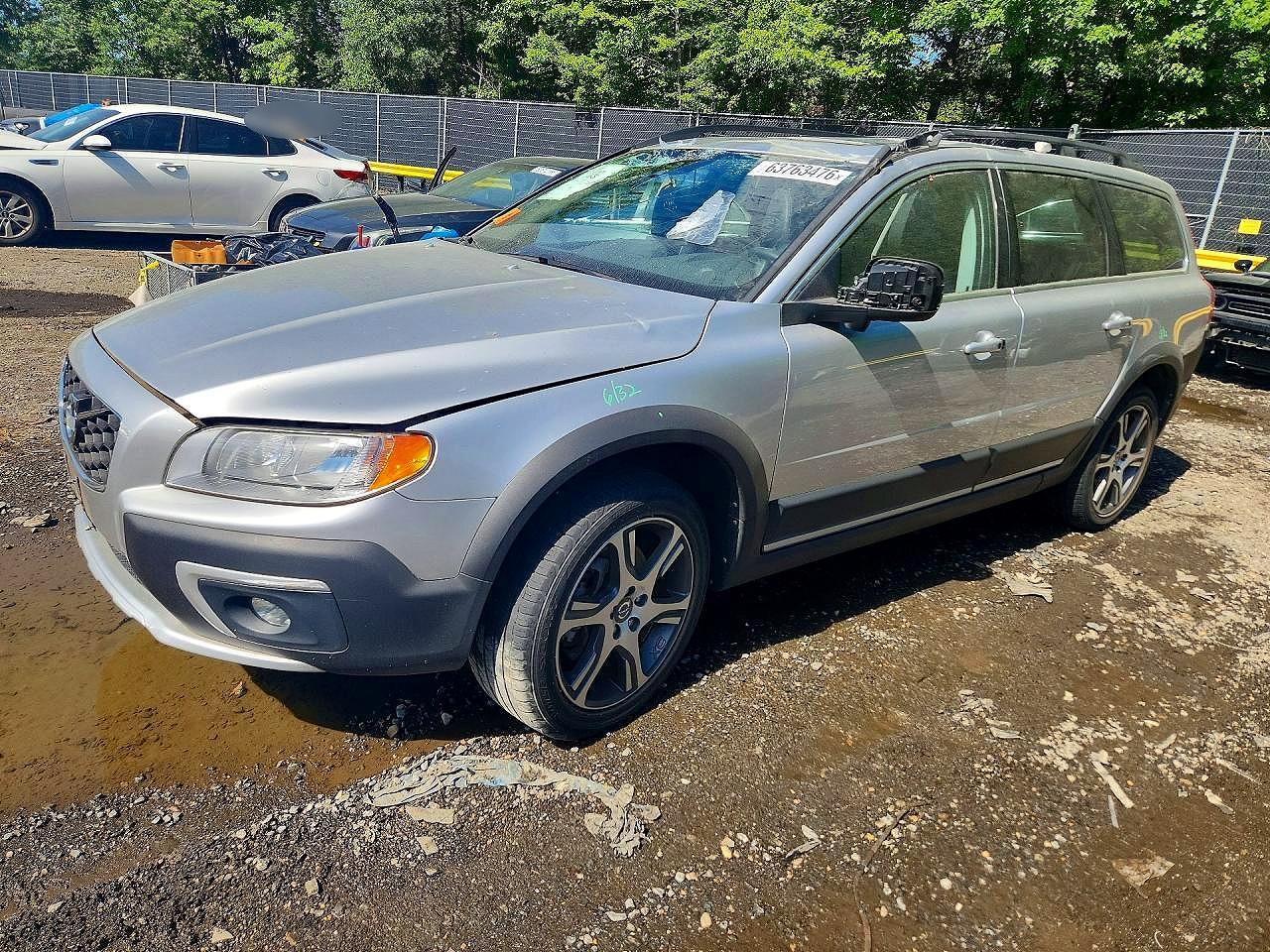 2015 VOLVO XC70 Premier+ (non R design)