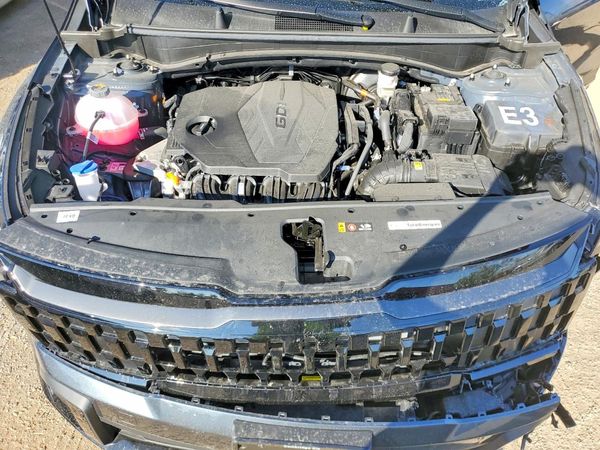 2026 KIA SPORTAGE LX — Engine bay