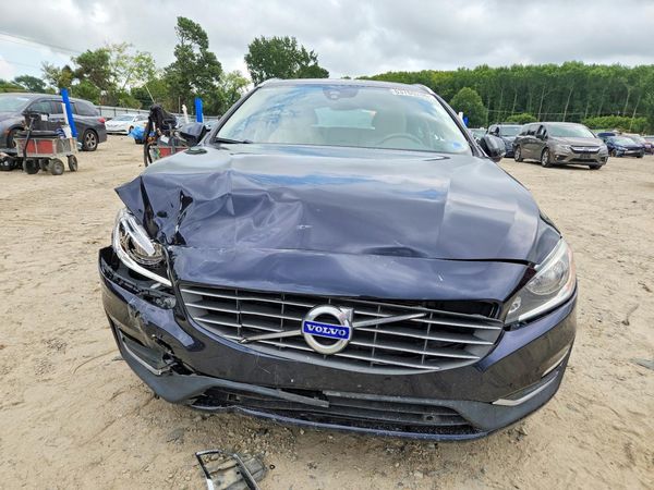 2017 VOLVO V60