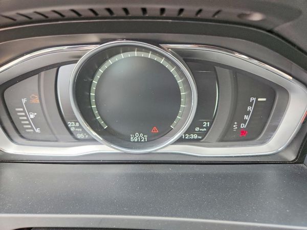 2017 VOLVO V60